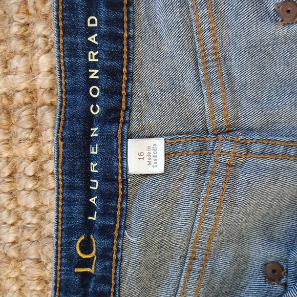 Lauren Conrad Jean Shorts - Picture 2 of 5